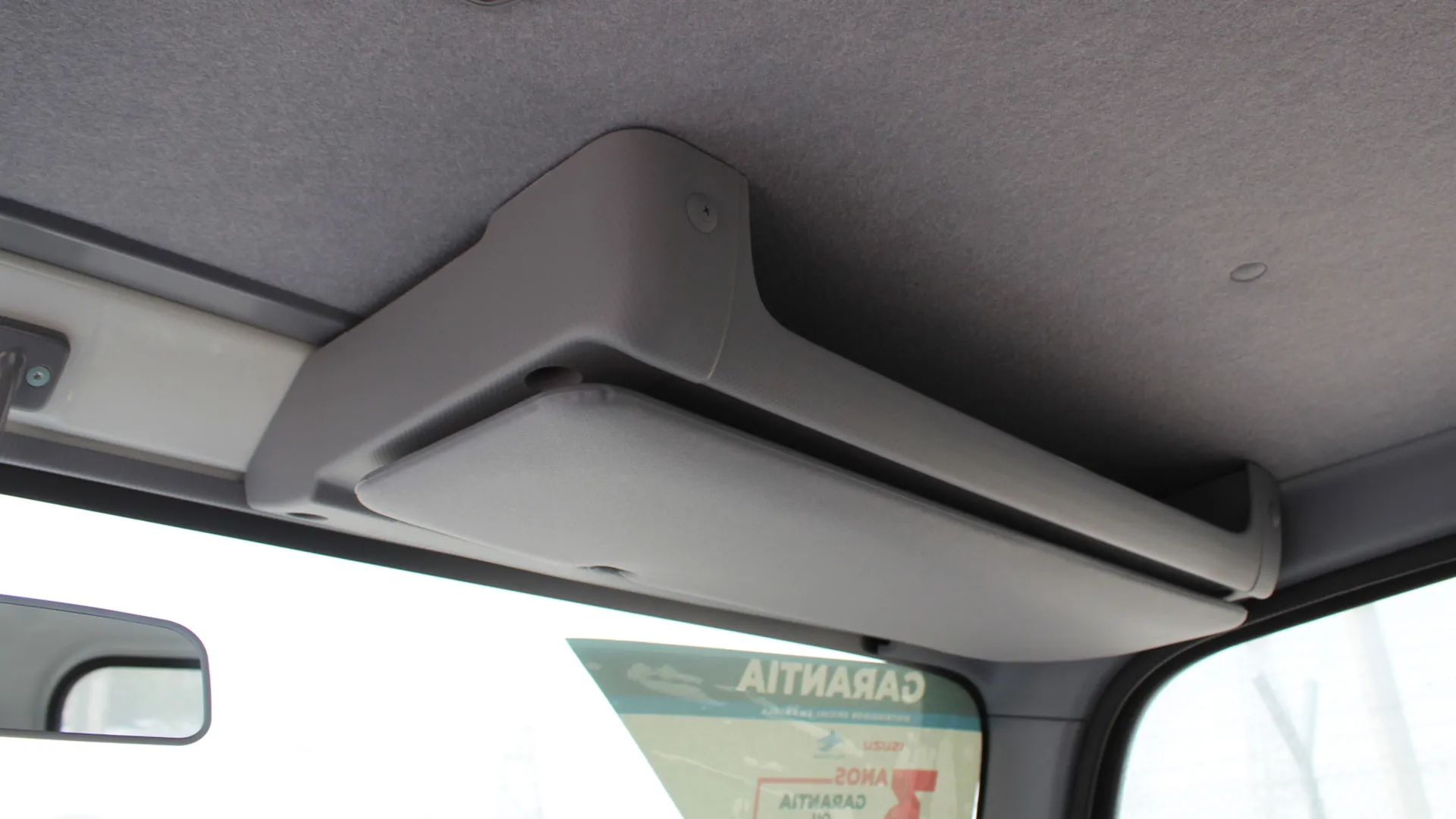 4570 cc (4.6L) 71 STEEL CARGO MT - Image 16