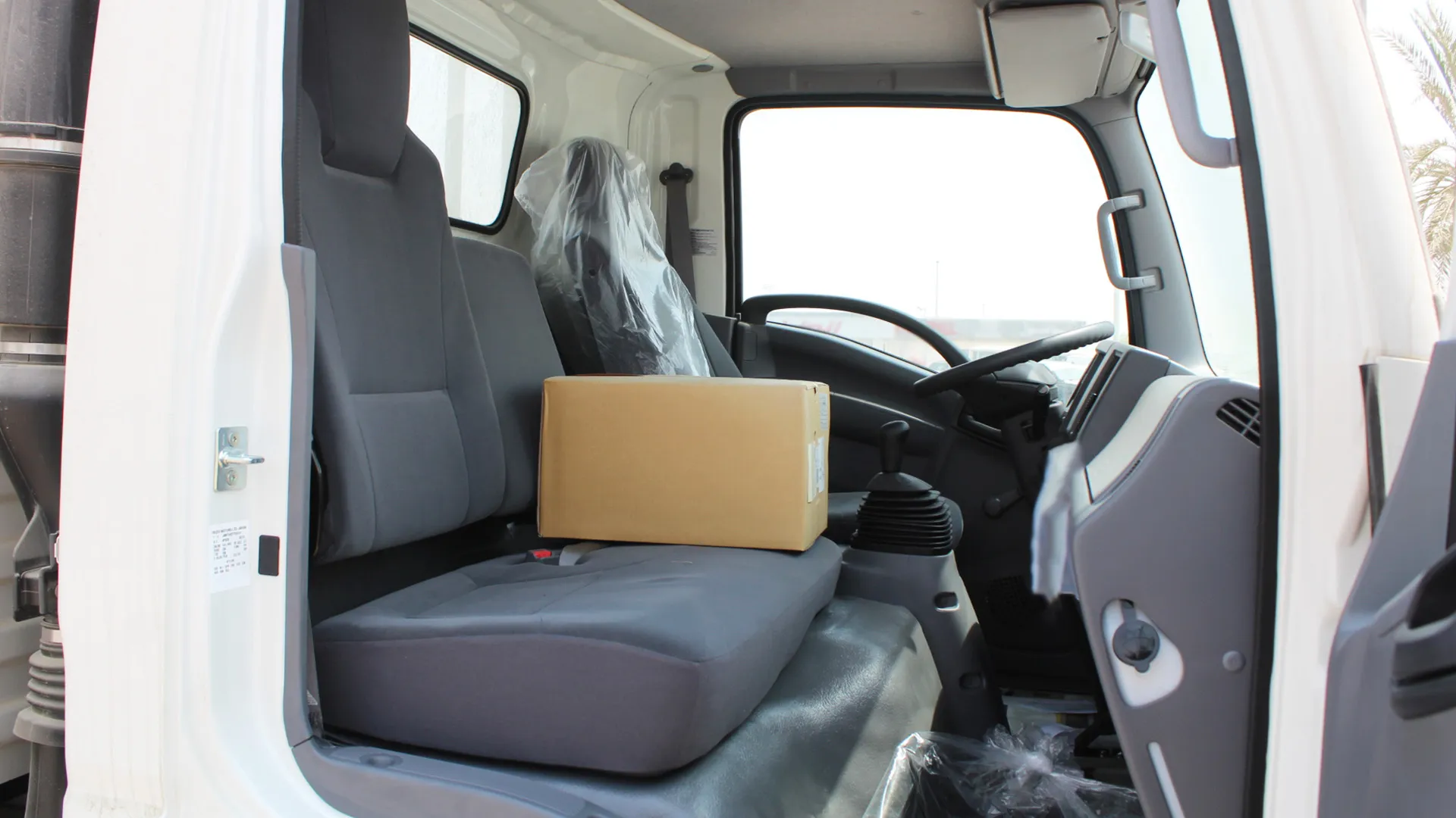 4570 cc (4.6L) 71 STEEL CARGO MT - Image 10