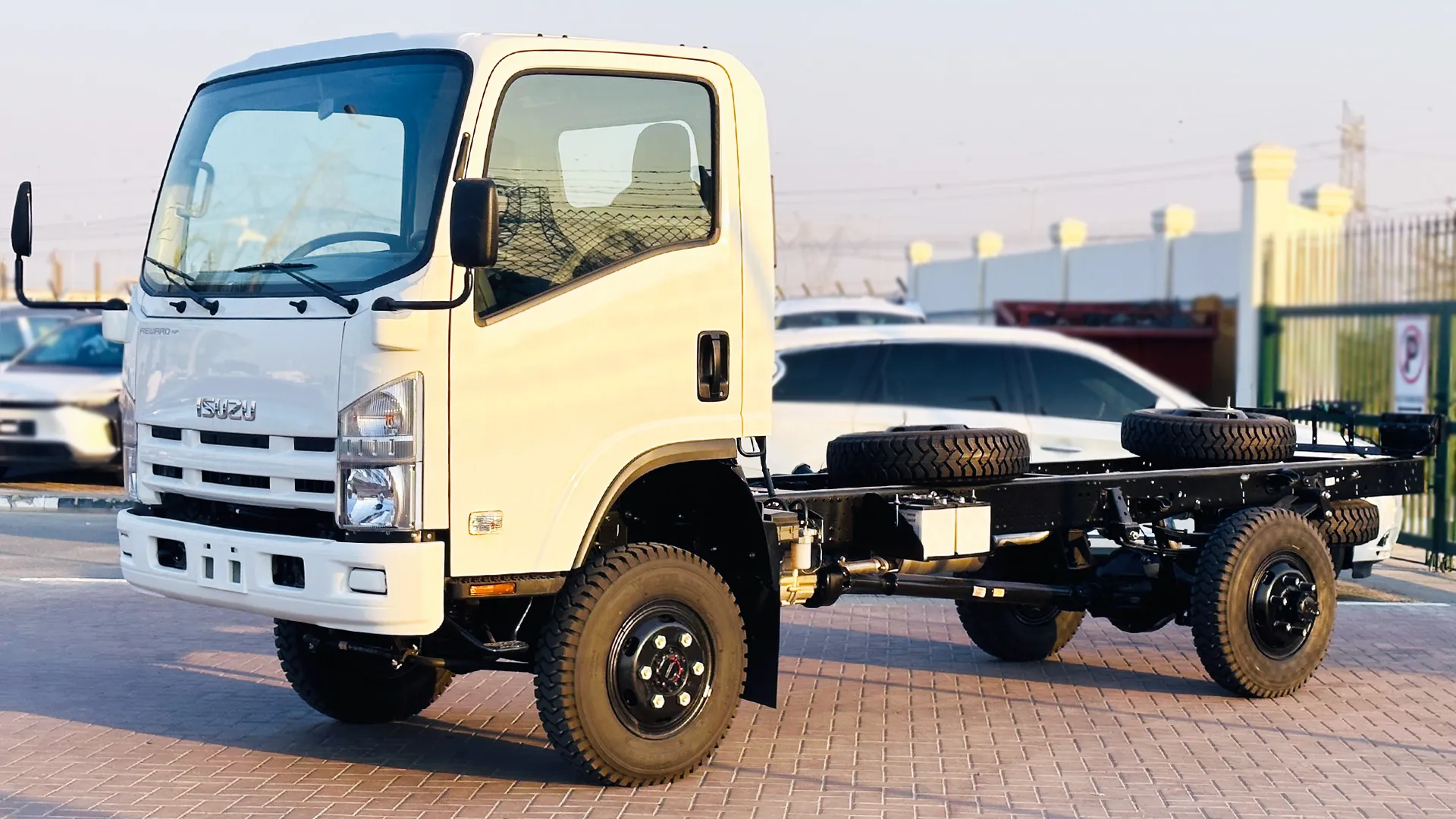 4.6L 71H CHASSIS 4X4 MT - Image 1