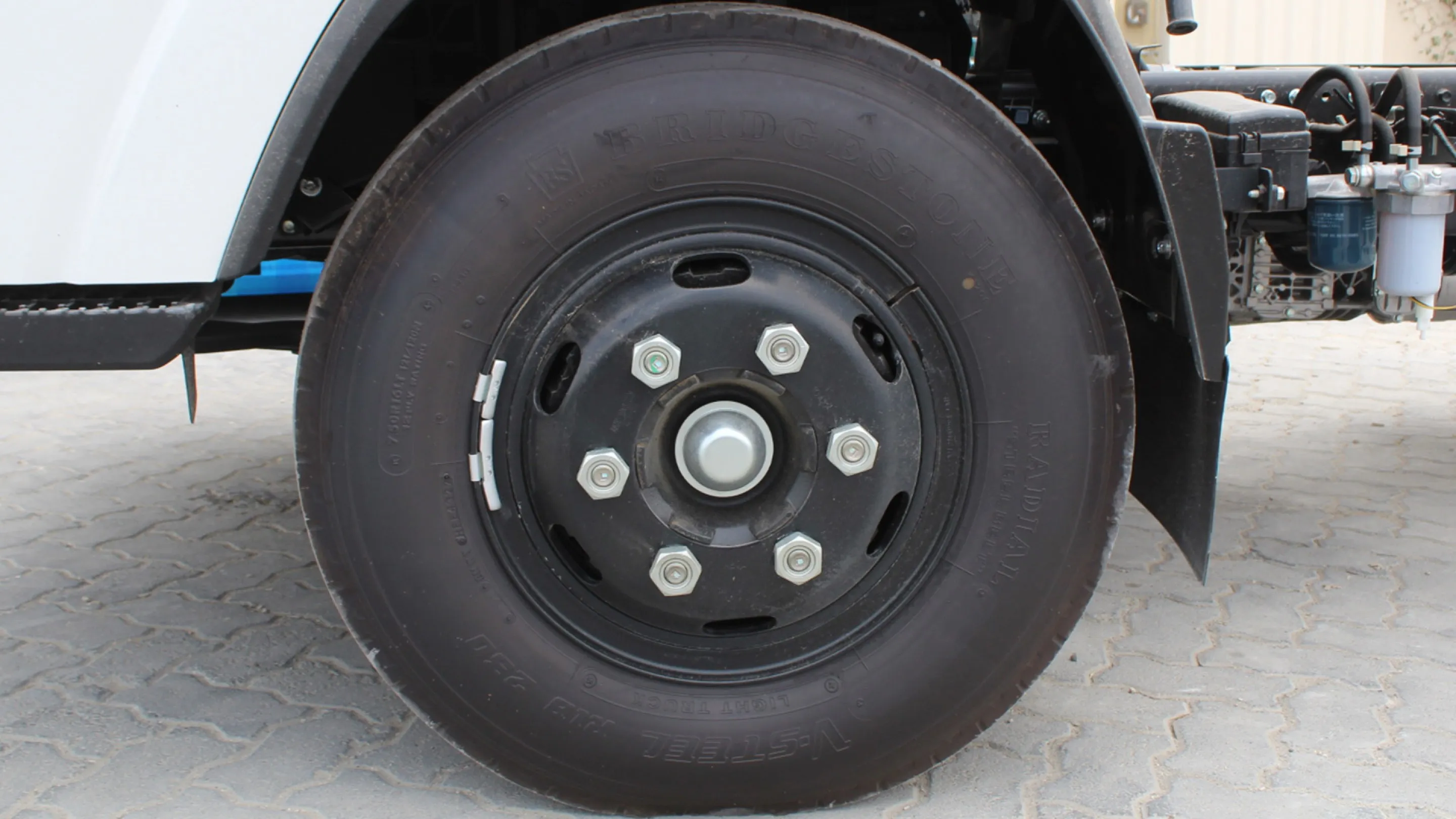 4570 cc TRUCK CAB CHASSIS 4X2 DIESEL MT - Image 6