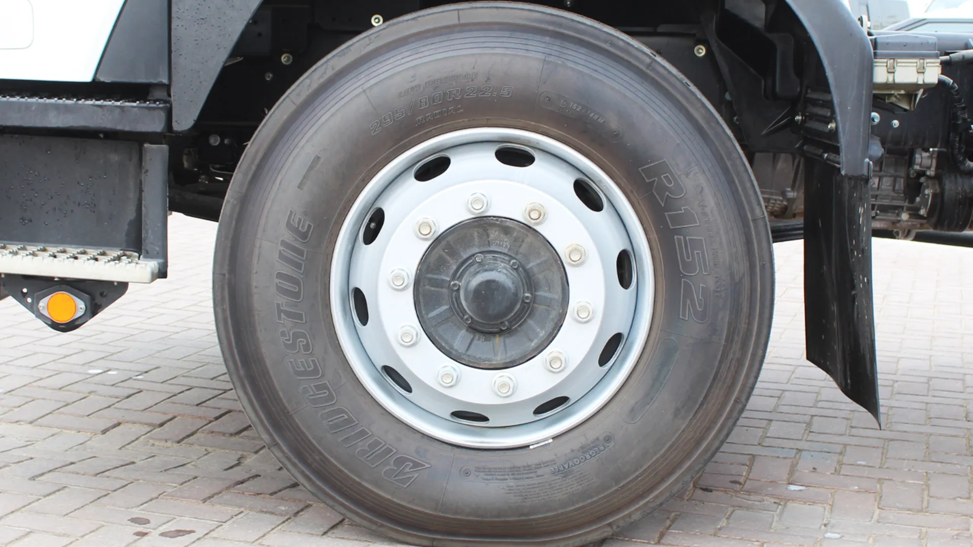 7790 cc 34Q (13 TON) CHASSIS MT - Image 8