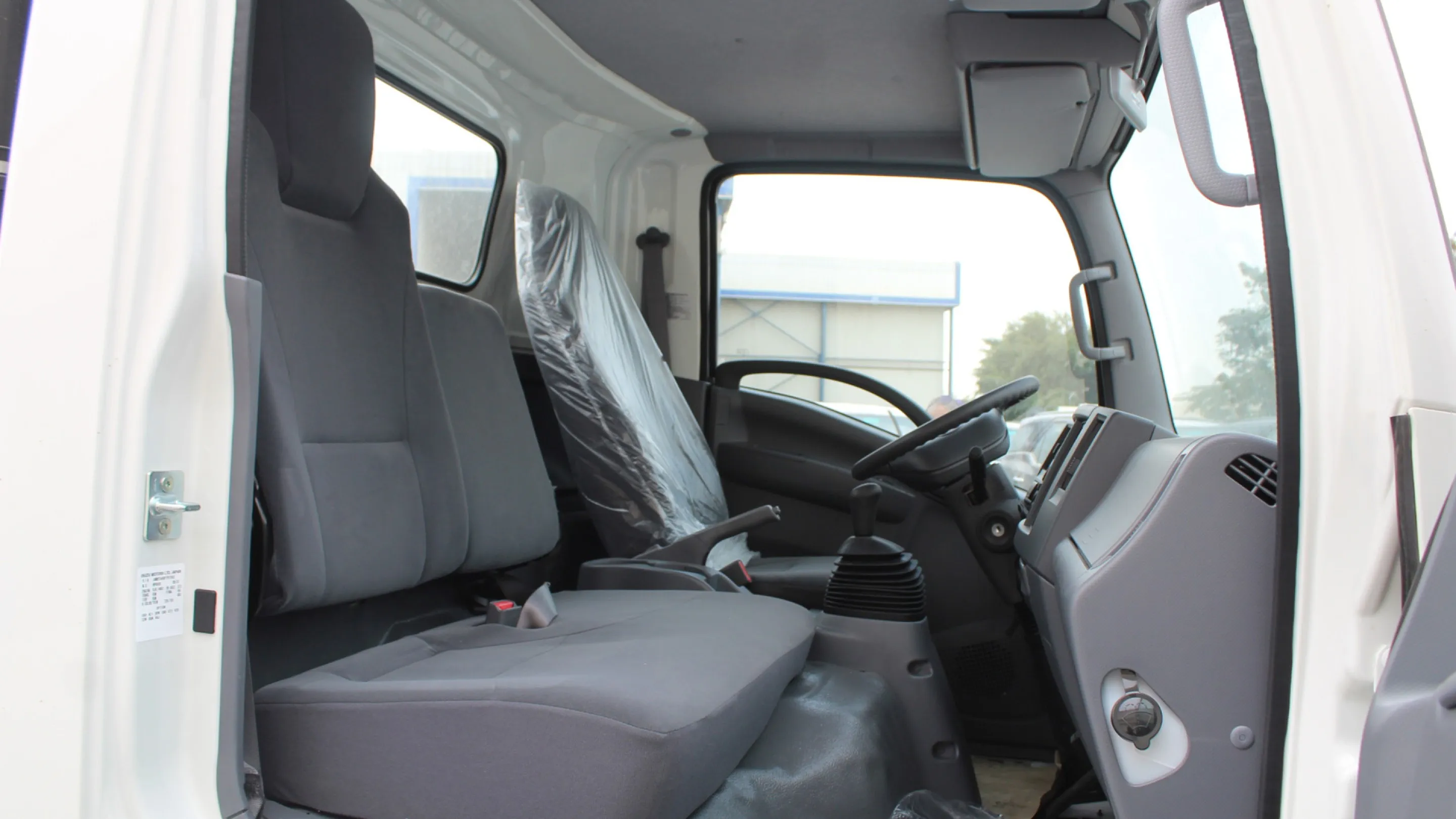 4570 cc TRUCK CAB CHASSIS 4X2 DIESEL MT - Image 9