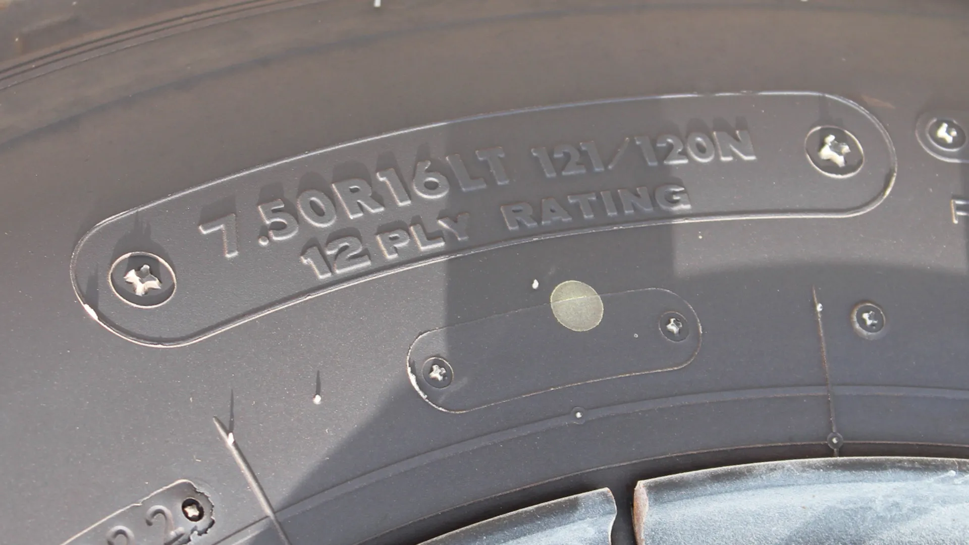 4570 cc (4.6L) 71 STEEL CARGO MT - Image 8
