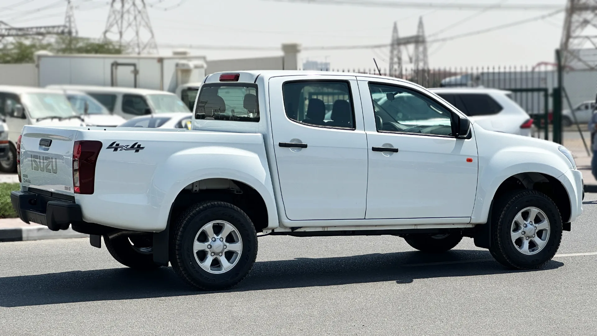 2.5L DC 4X4 PWR A/W ABS Remote MT - Image 4