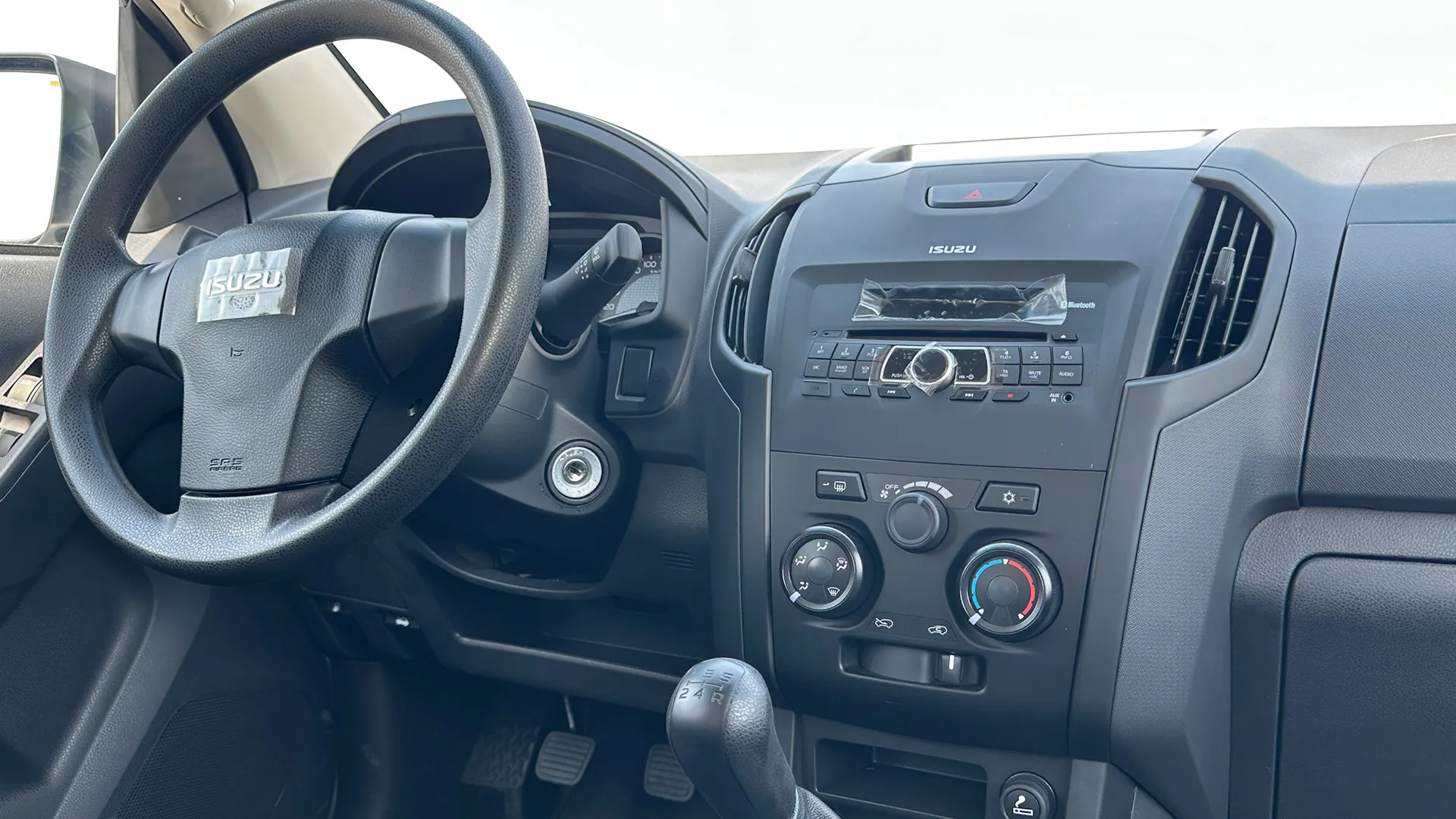 2.5L DC 4X4 PWR A/W ABS Remote MT - Image 18