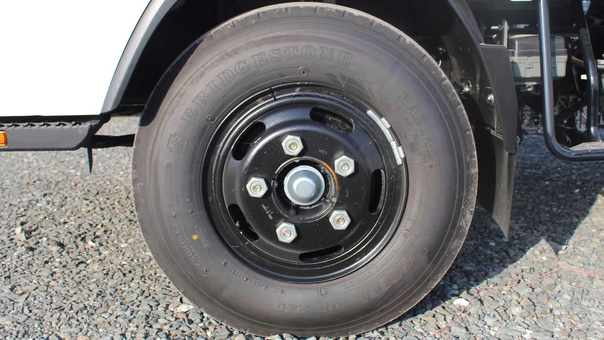 3.0L 85L Crew Cab Chassis MT - Image 6