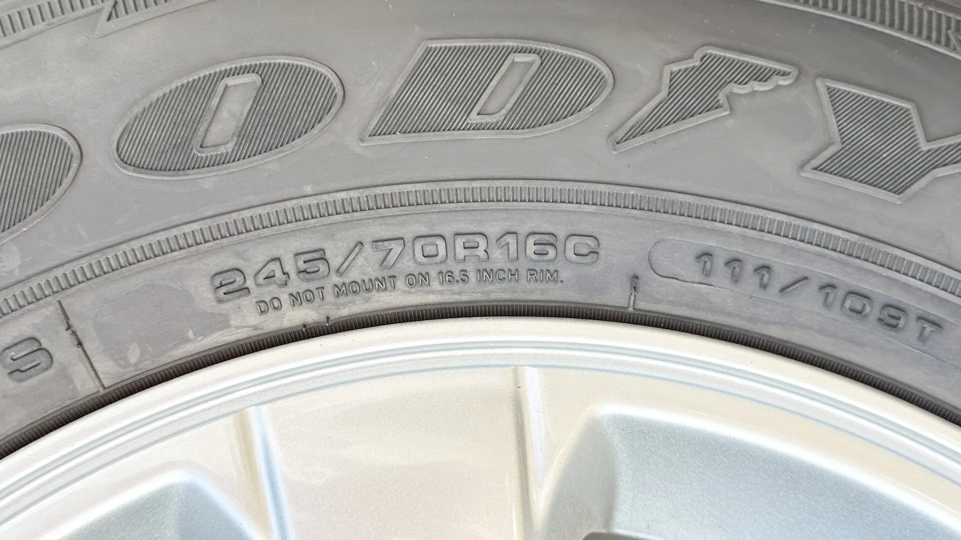 2.5L D DC 4x4 PWR A/W MID MT - Image 7