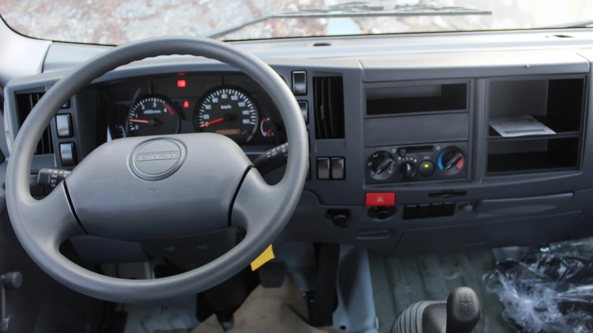 4.6L 71L LWB Cab Chassis MT - Image 18