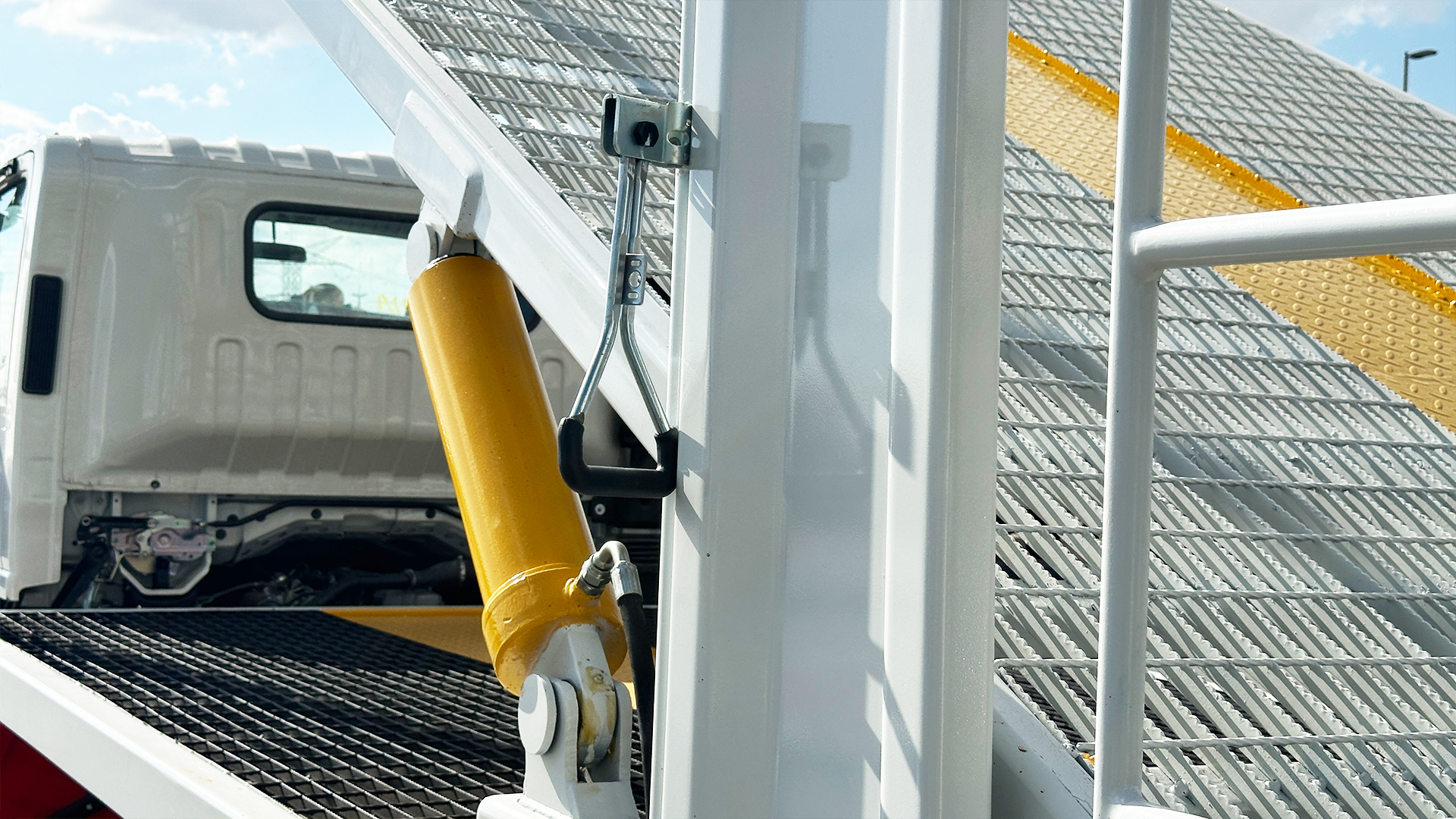 Isuzu Multi Recovery - Image 17