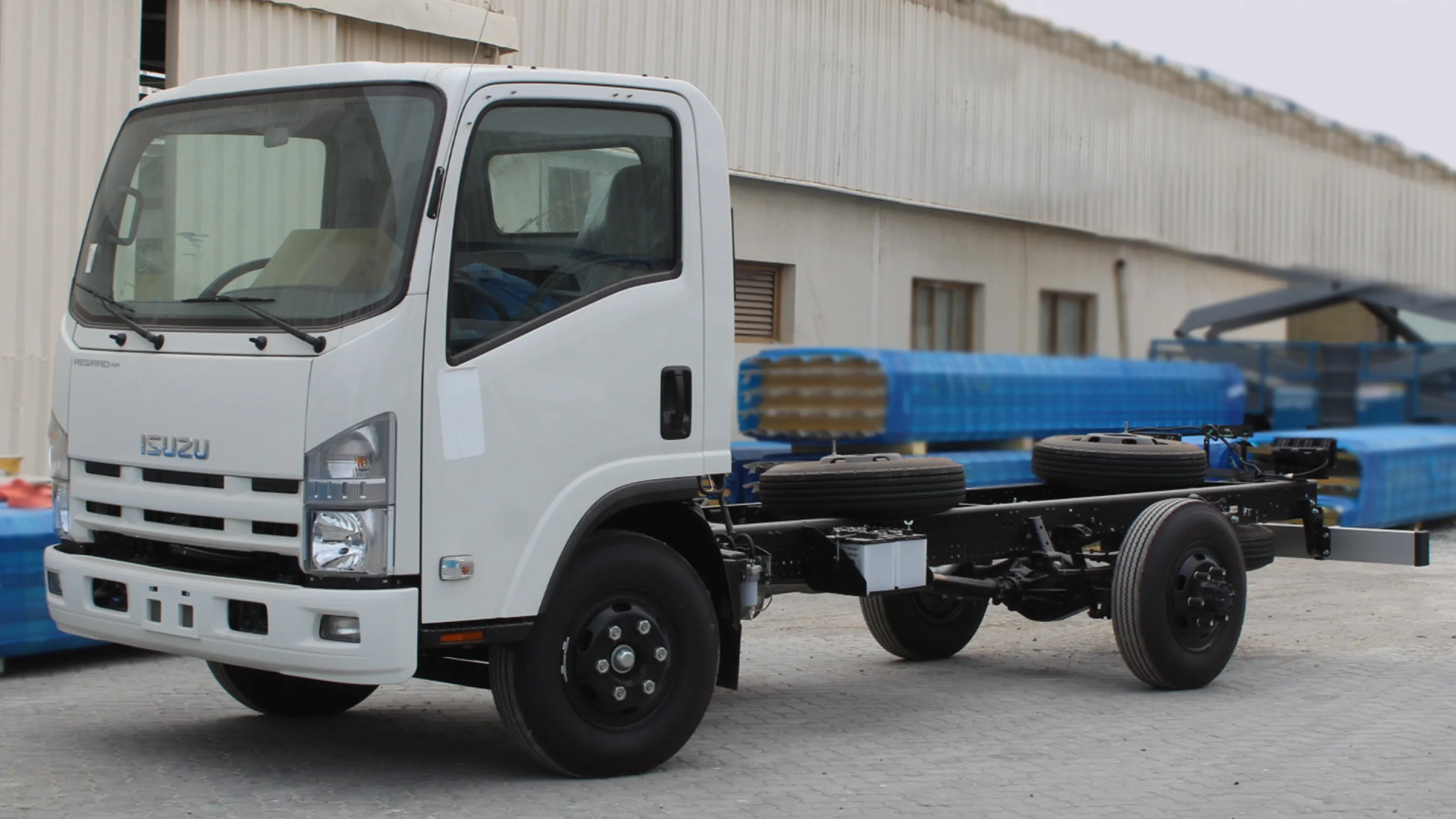 4570 cc TRUCK CAB CHASSIS 4X2 DIESEL MT - Image 1