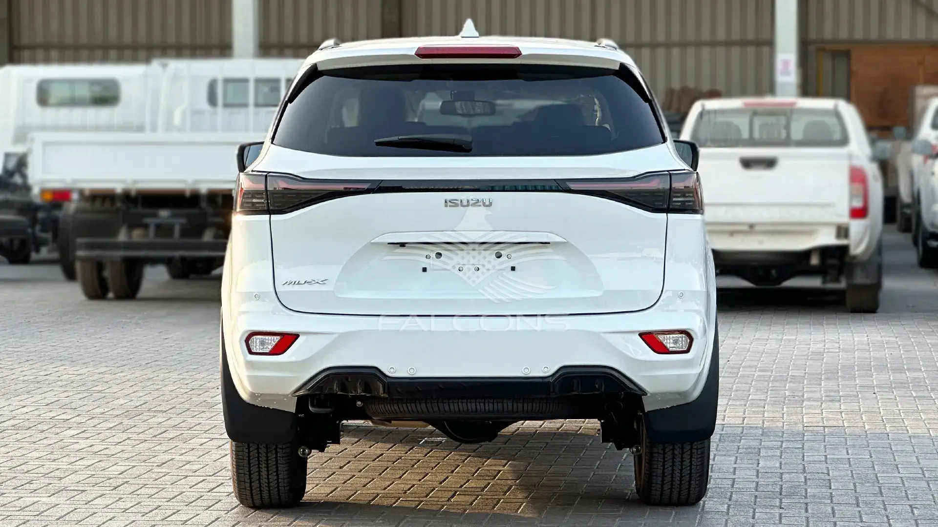MU-X  7 STR Full Option AT - Image 2