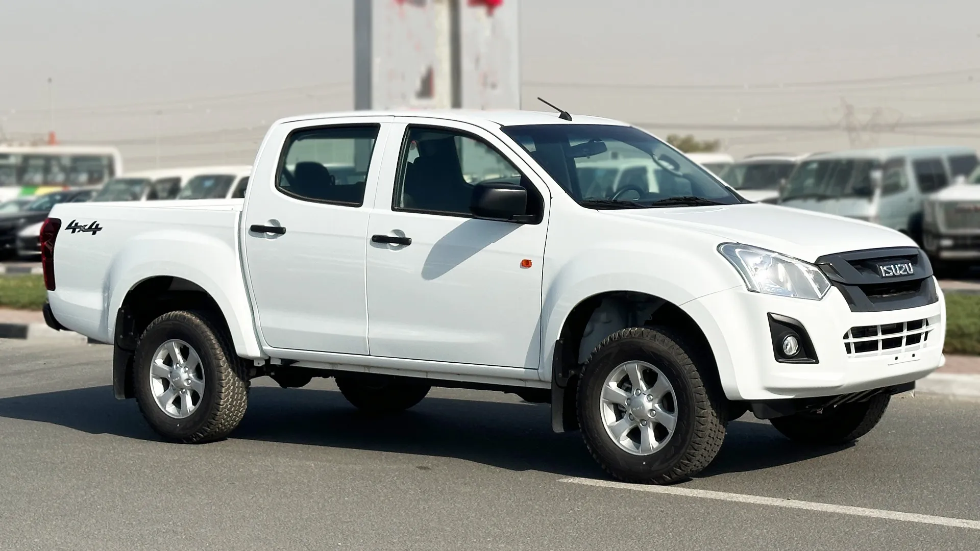 2.5L D DC 4x4 PWR A/W MID MT - Image 4