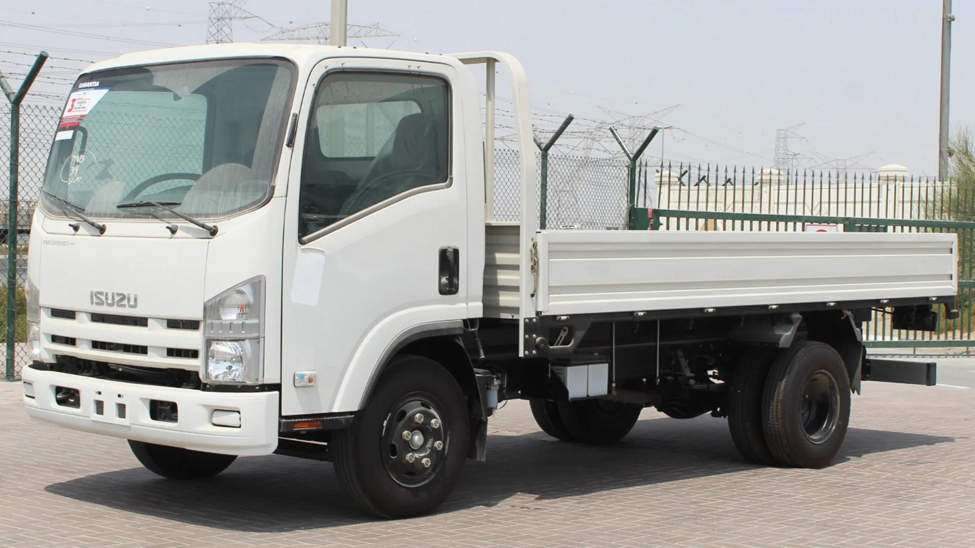 4570 cc (4.6L) 71 STEEL CARGO MT - Image 1