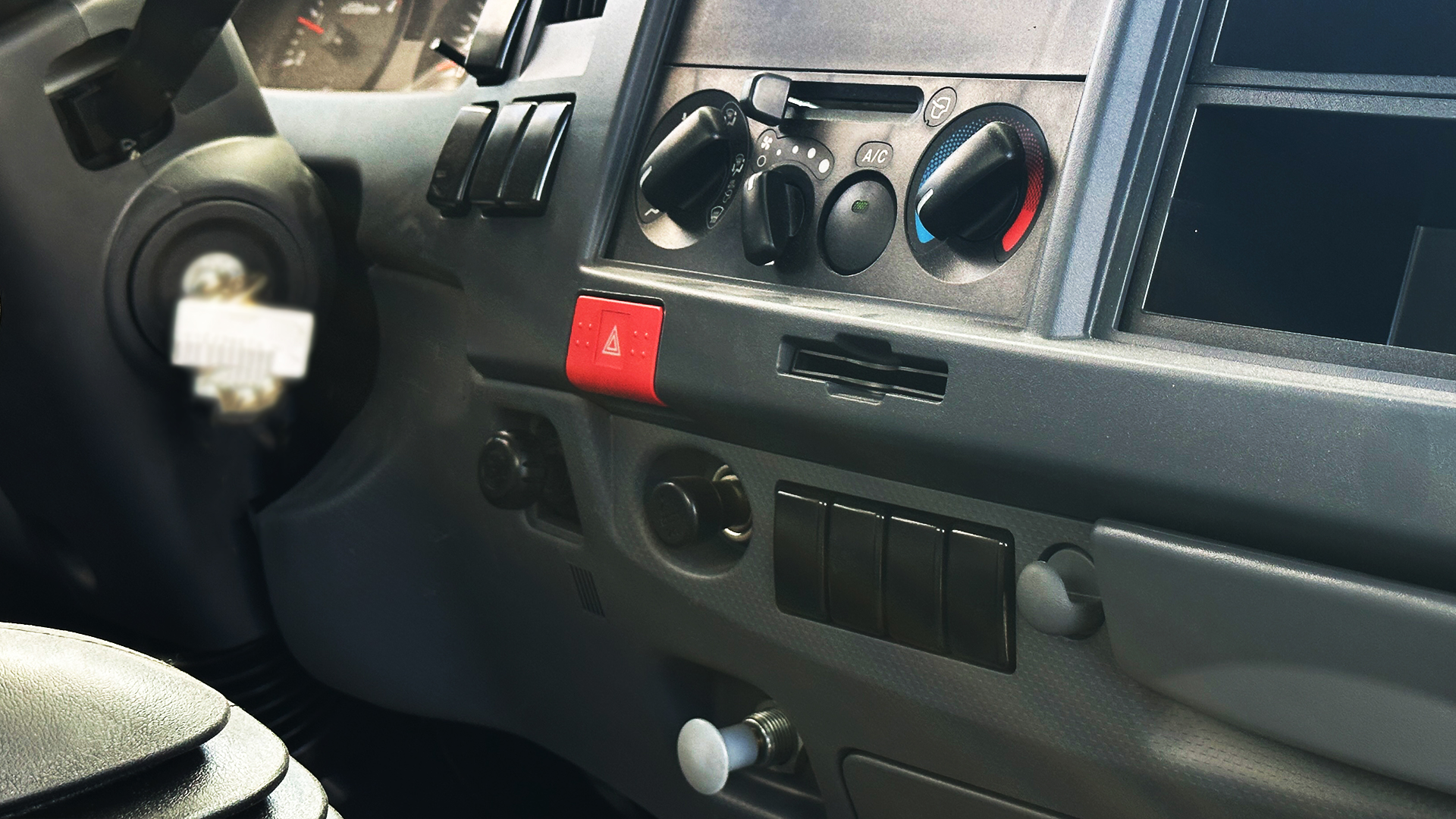 Isuzu Multi Recovery - Image 15