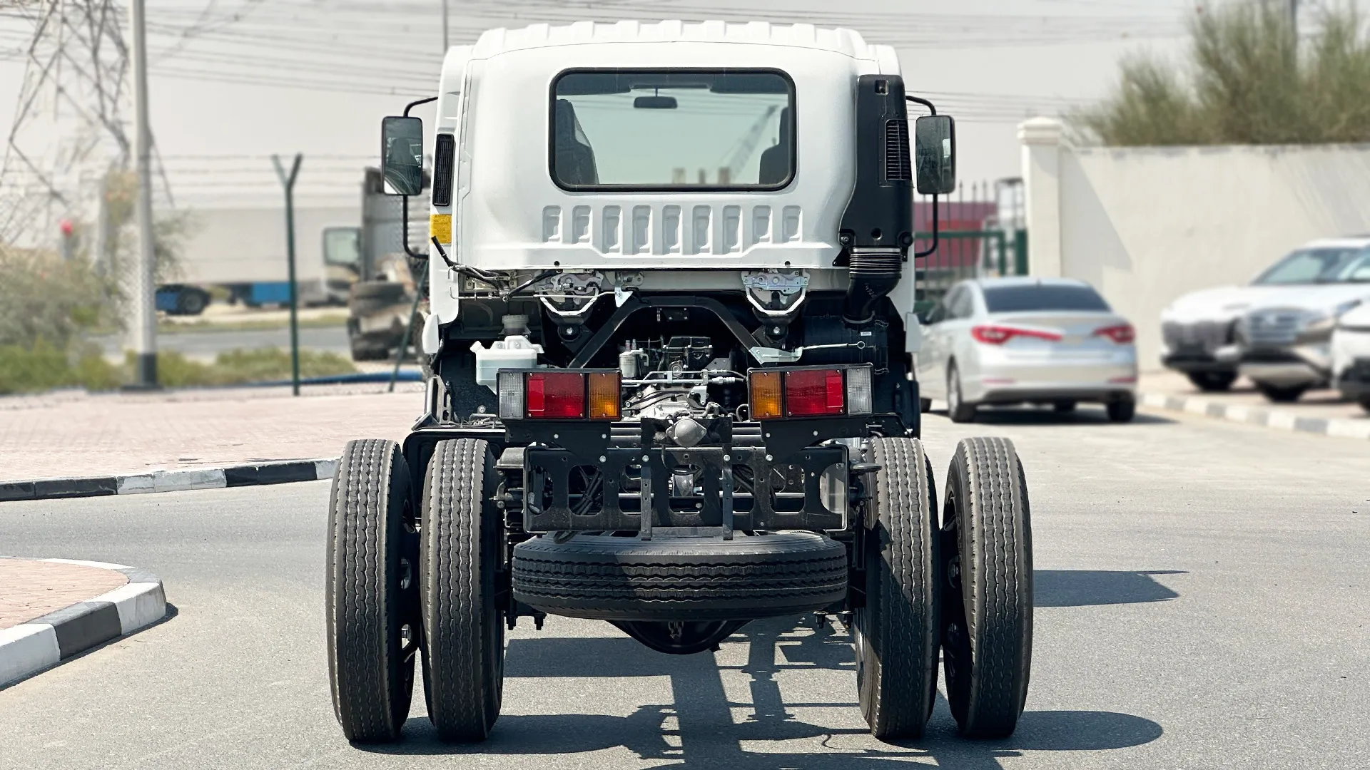 8.3L 33N CHASSIS MT - Image 3