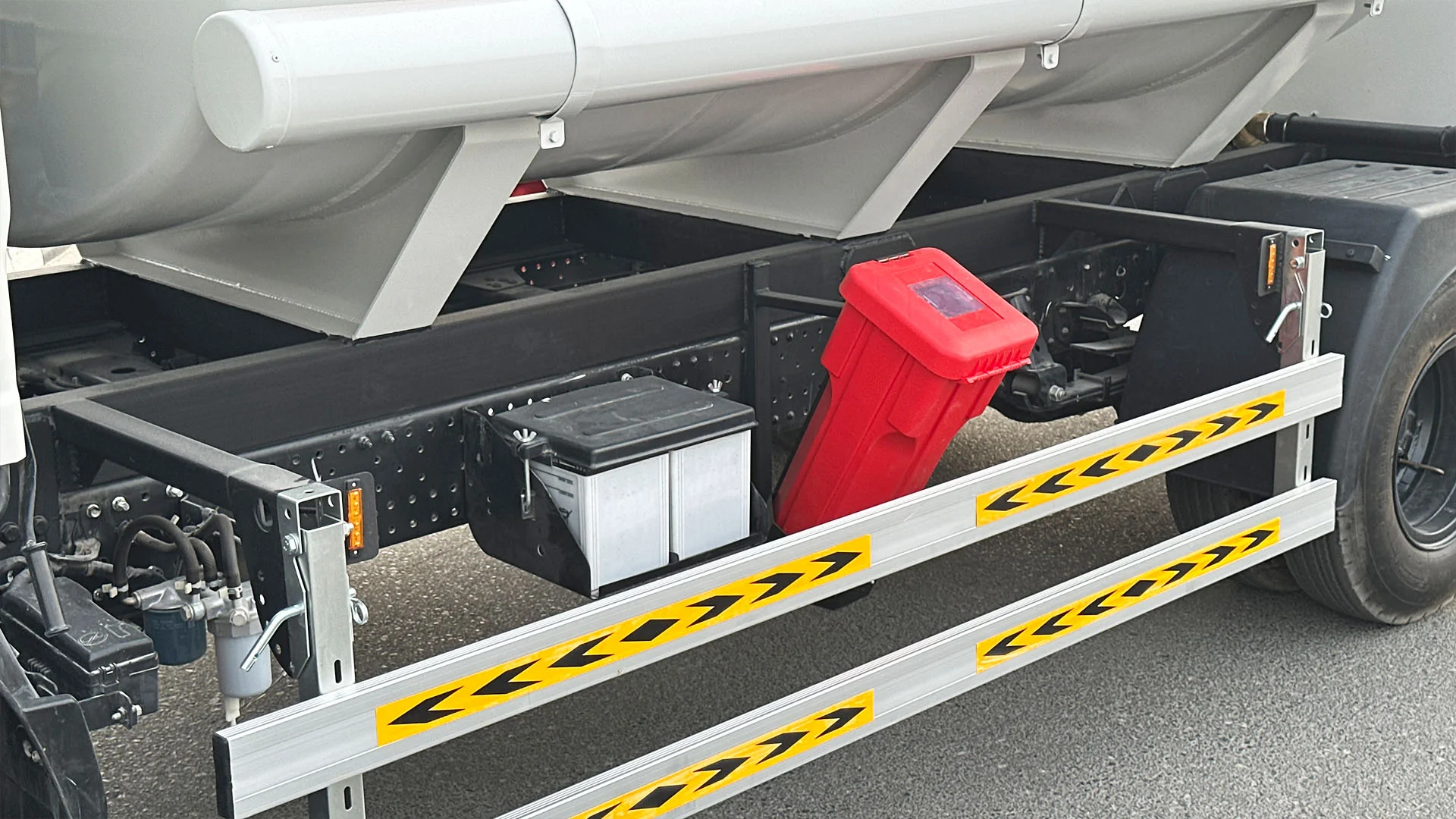 4.6L 4000 Litres Diesel Fuel Tank MT - Image 8